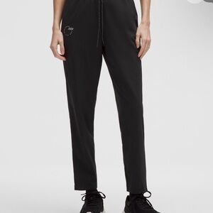 Women’s Lululemon track pant joggers
